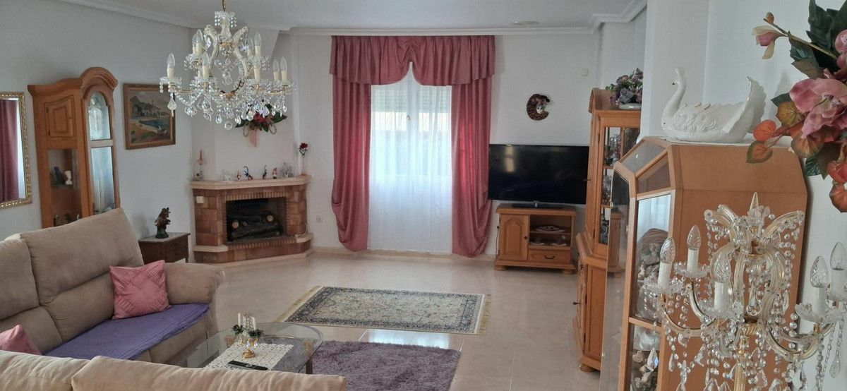 3-bedroom House In Benferri, Spain (265 M²)
