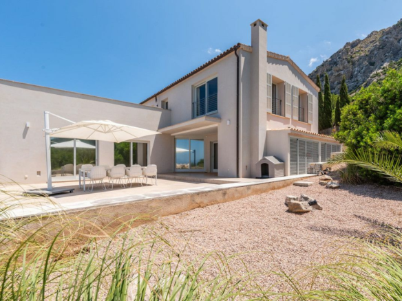 5-bedroom Villa In Colònia De Sant Pere, Spain (500 M²)
