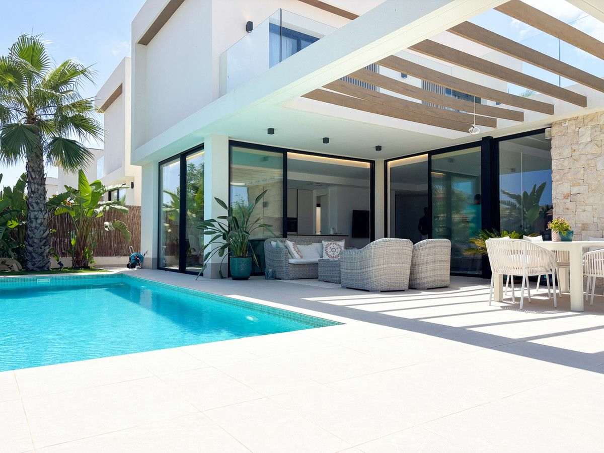 3-bedroom Villa In Orihuela Costa, Spain (130 M²)