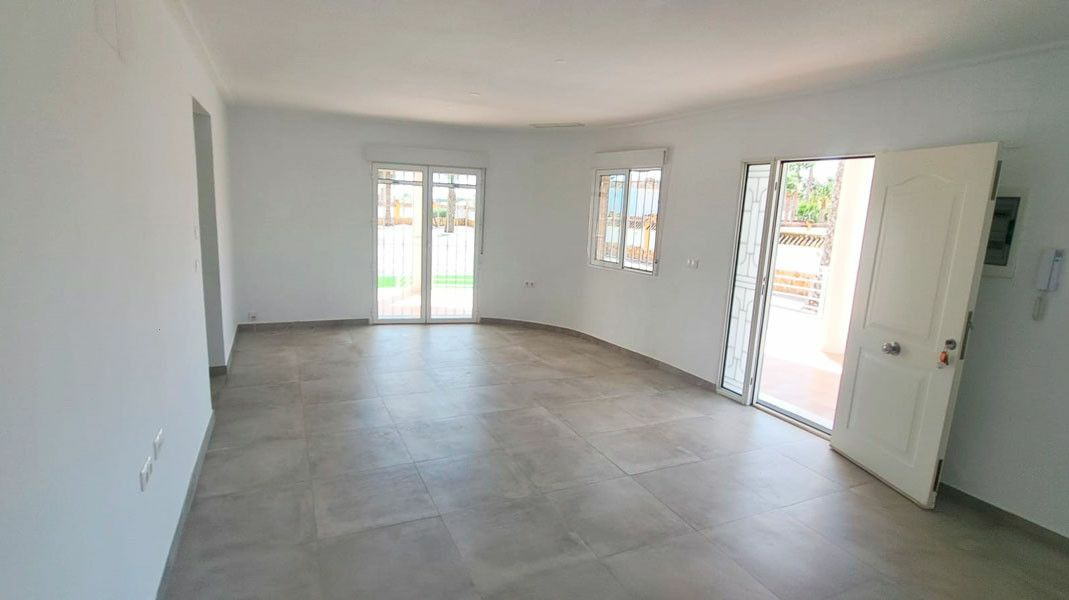 3-bedroom Villa In Catral, Spain (158 M²)
