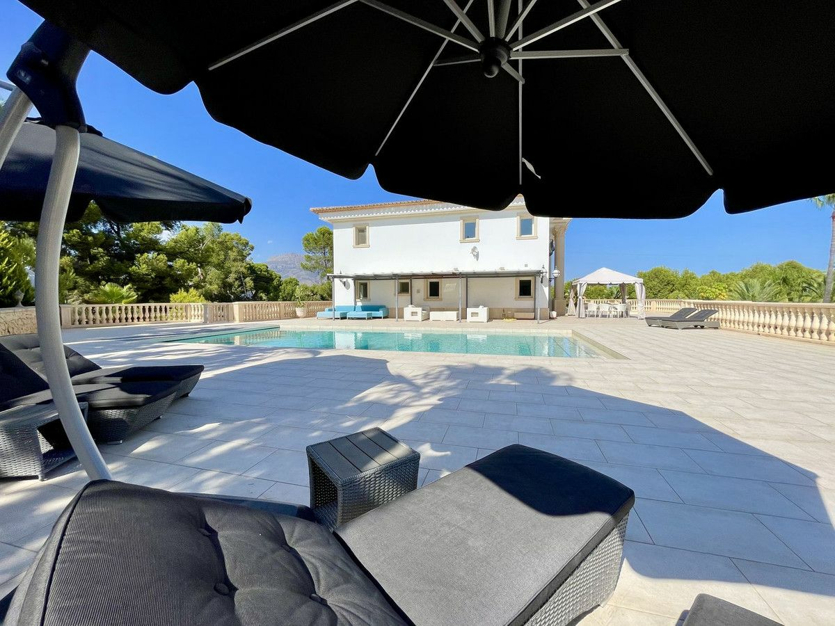 6-bedroom Villa In Altea, Spain (2.147 M²)