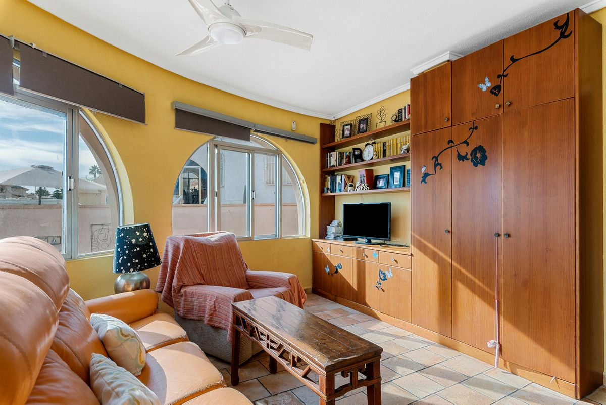 4-bedroom Villa In Rojales, Spain (158 M²)
