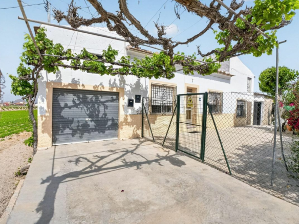 3-bedroom Country House In Orihuela, Spain (240 M²)