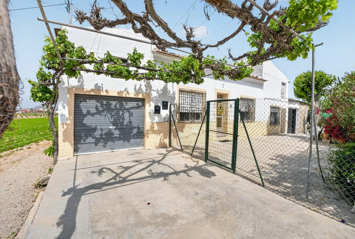 3-bedroom Country House In Orihuela, Spain (240 M²)