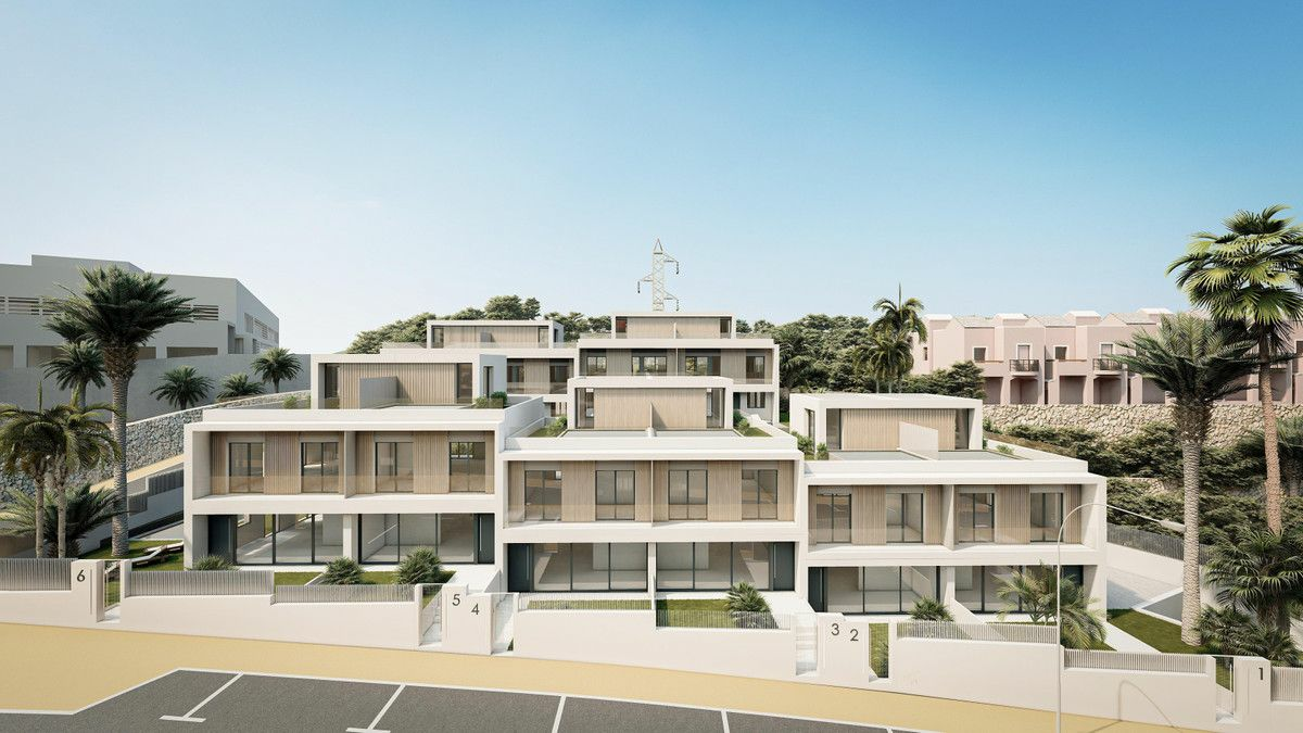 4-bedroom Villa In Estepona, Spain (180 M²)