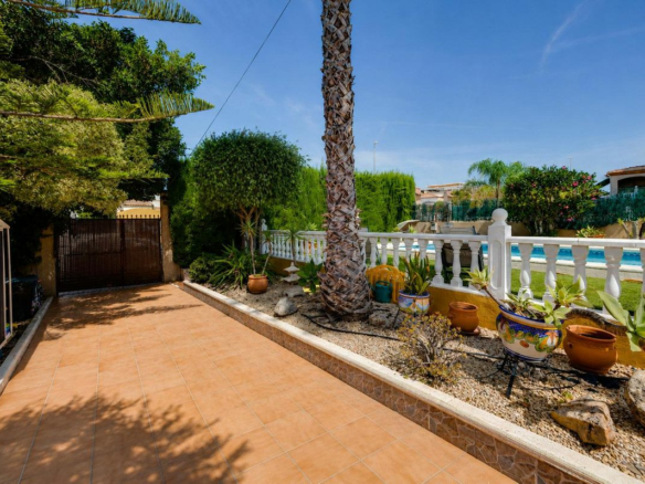3-bedroom House In San Fulgencio, Spain (150 M²)