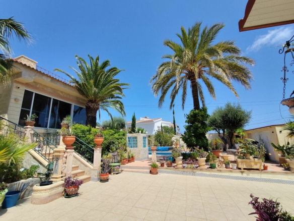3-bedroom Villa In Rojales, Spain (140 M²)