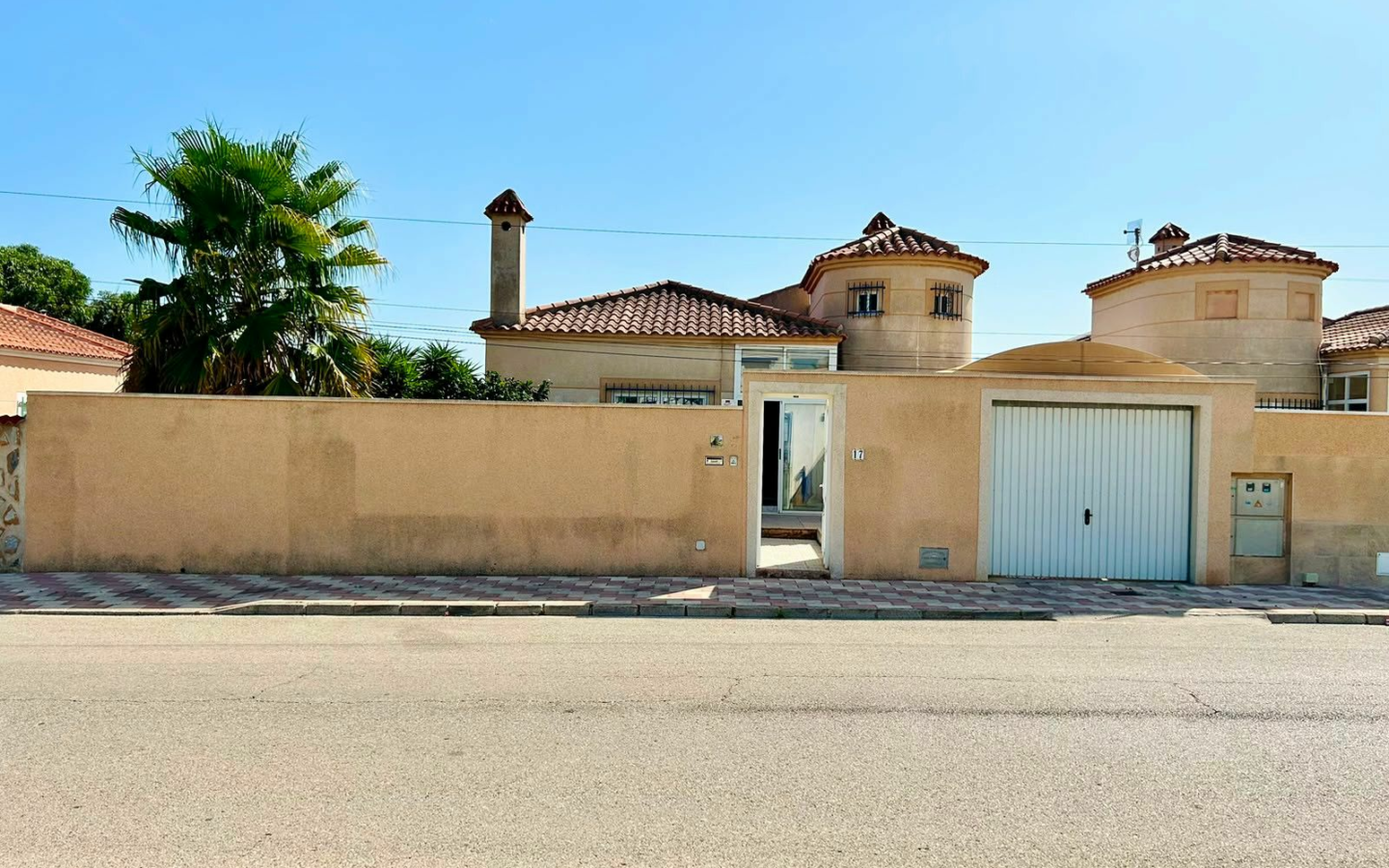 3-bedroom Villa In Torrevieja, Spain (126 M²)