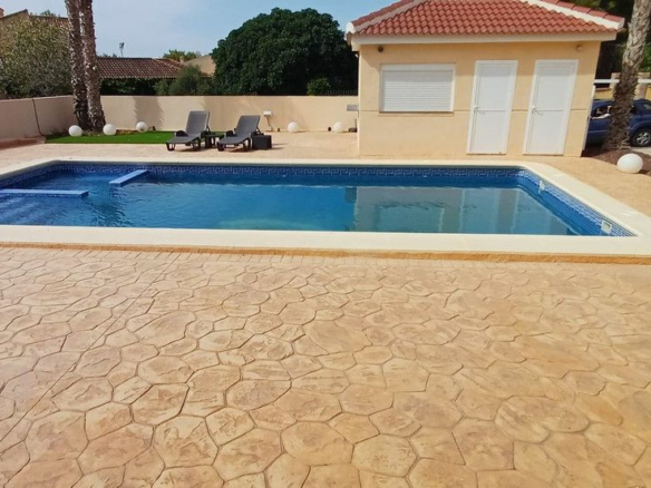 5-bedroom Villa In Algorfa, Spain (290 M²)