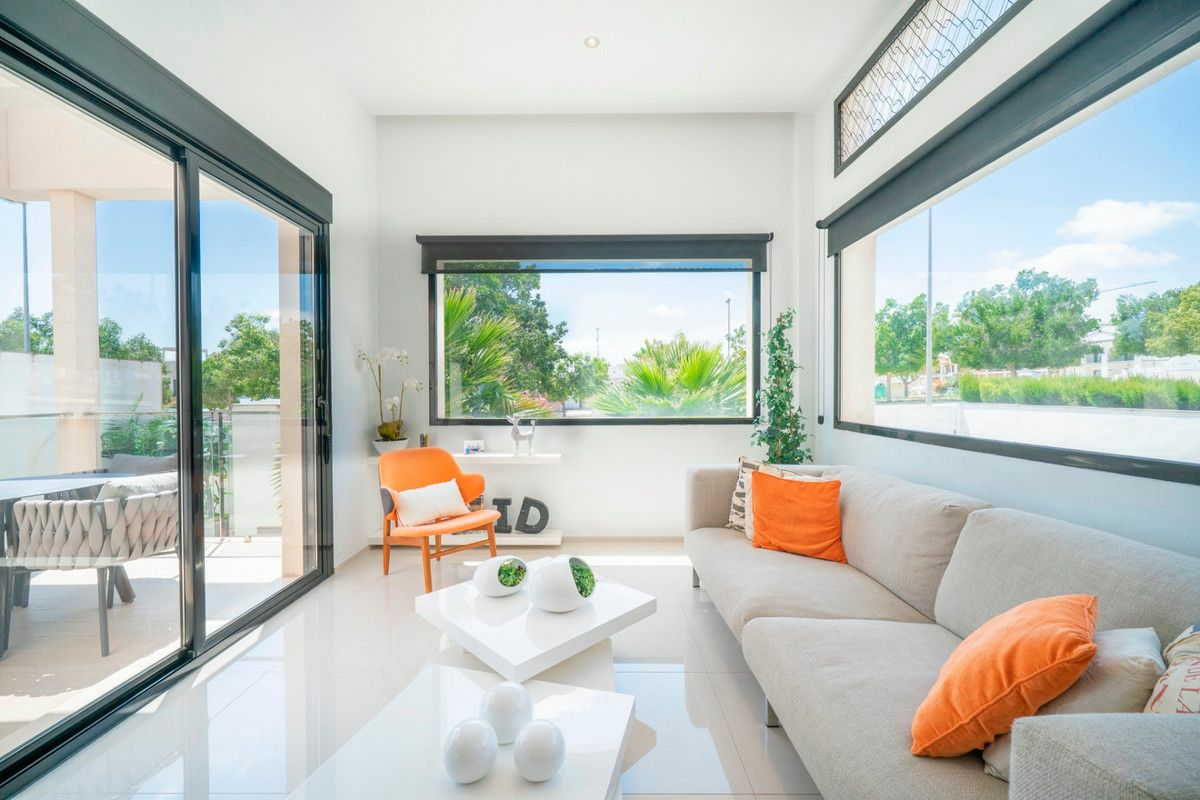3-bedroom Villa In Rojales, Spain (122 M²)