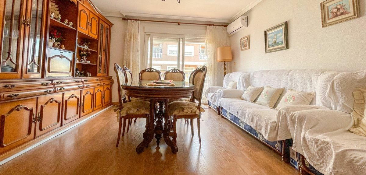 3-bedroom Apartment In Torrevieja, Spain (129 M²)