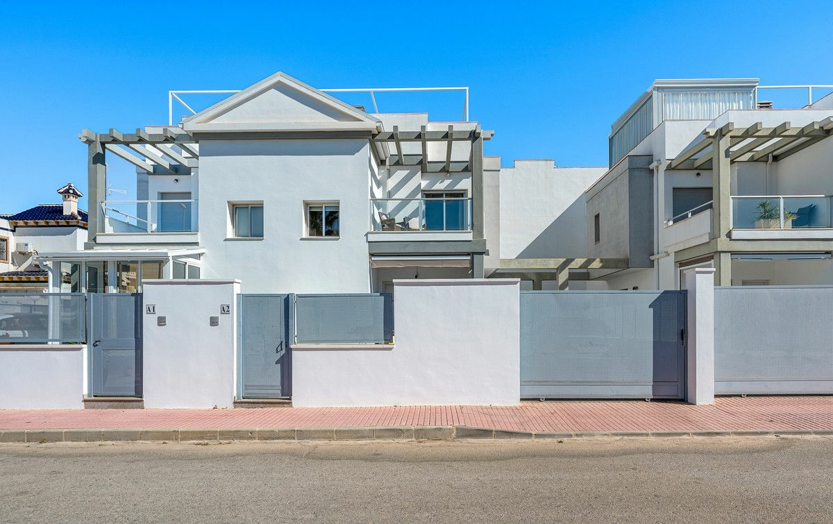 3-bedroom House In Daya Nueva, Spain (90 M²)