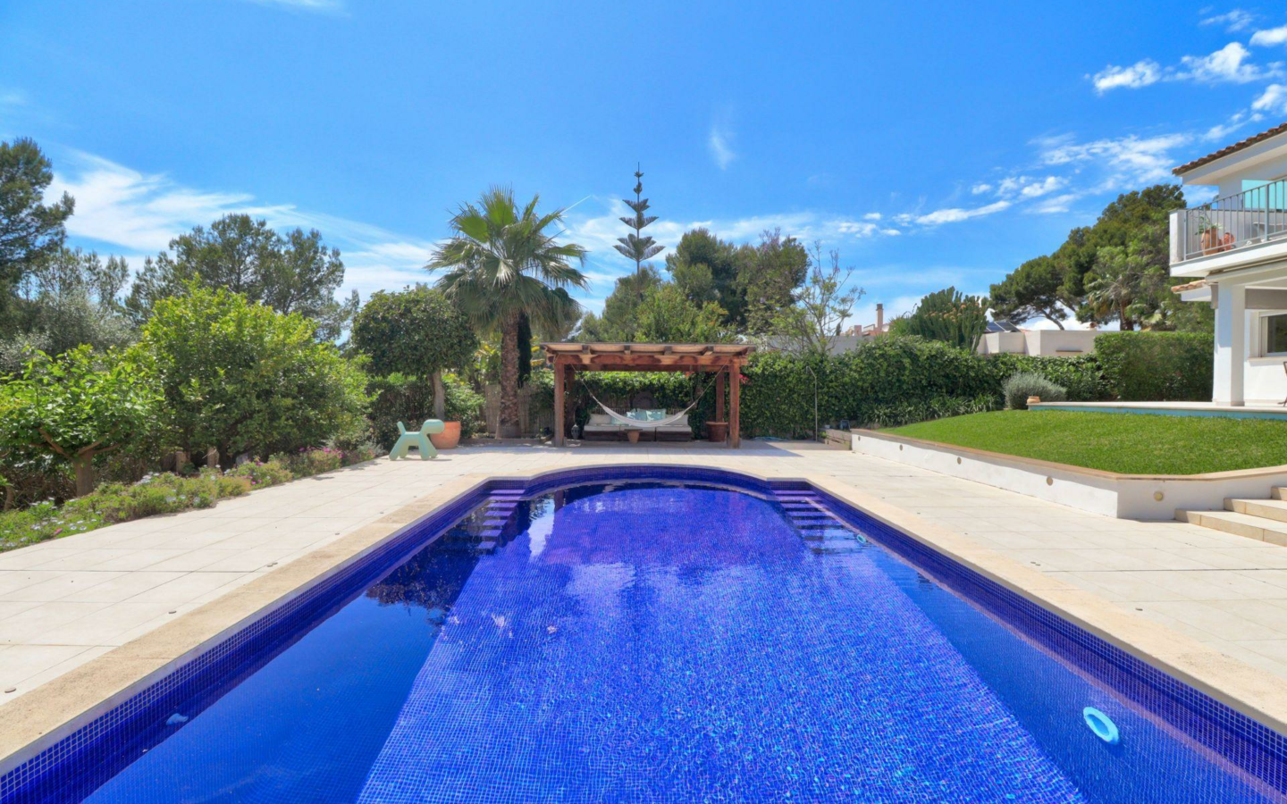 5-bedroom Villa In Calvià, Spain (398 M²)