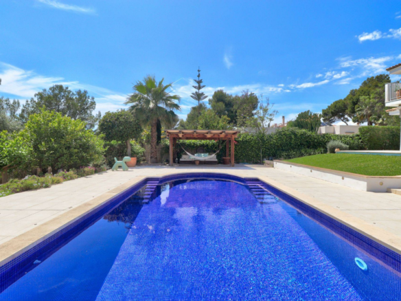 5-bedroom Villa In Calvià, Spain (398 M²)