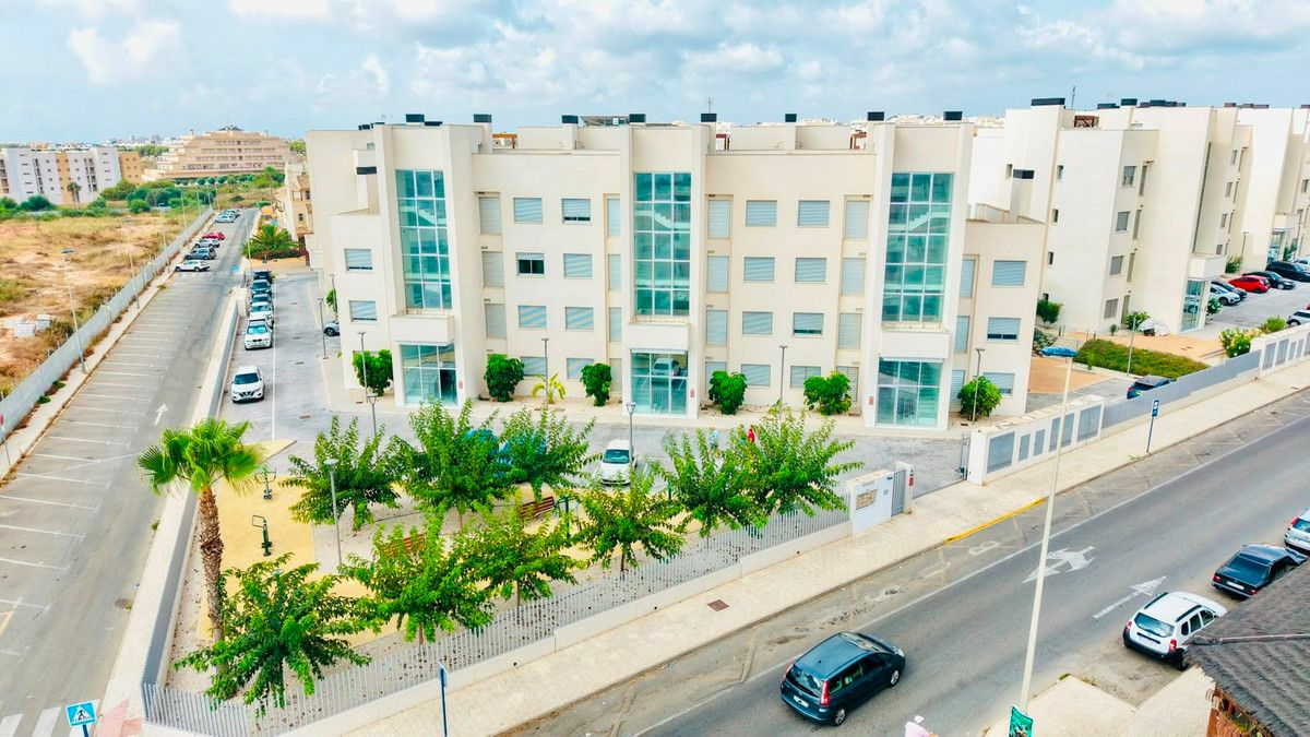 2-bedroom Apartment In Orihuela Costa, Spain (93 M²)