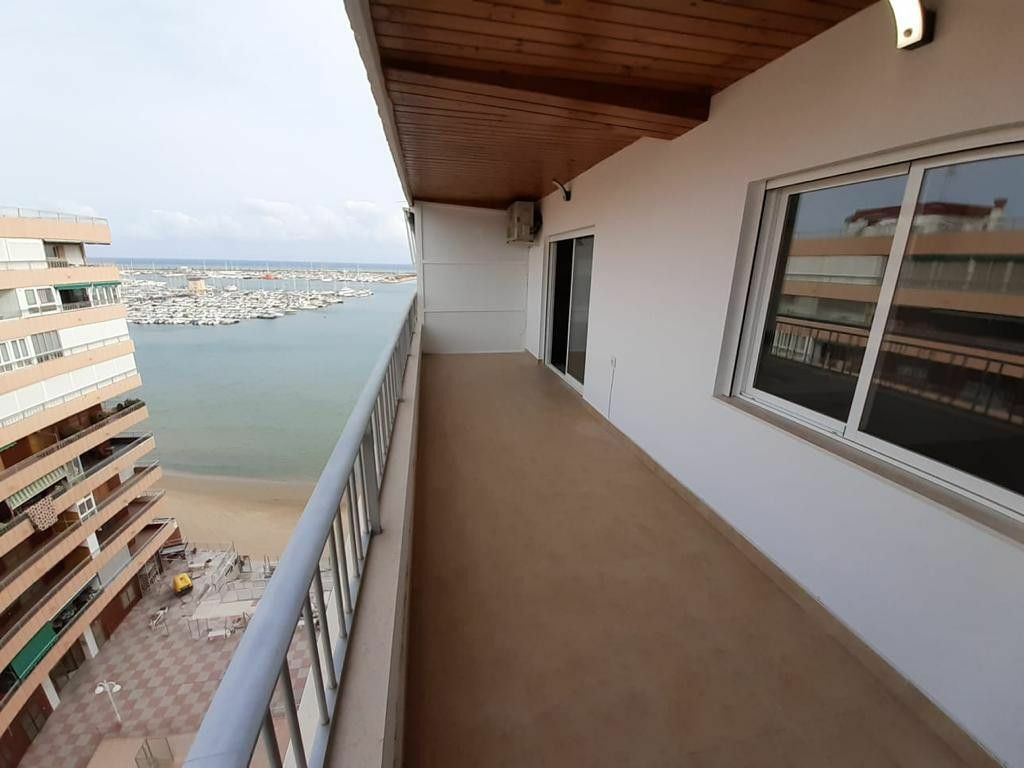 3-bedroom Apartment In Torrevieja, Spain (115 M²)