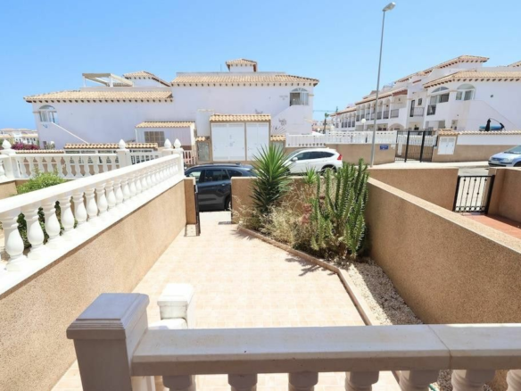 2-bedroom Apartment In Orihuela Costa, Spain (79 M²)
