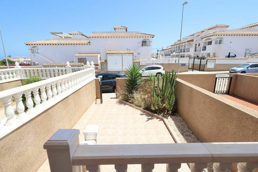 2-bedroom Apartment In Orihuela Costa, Spain (79 M²)