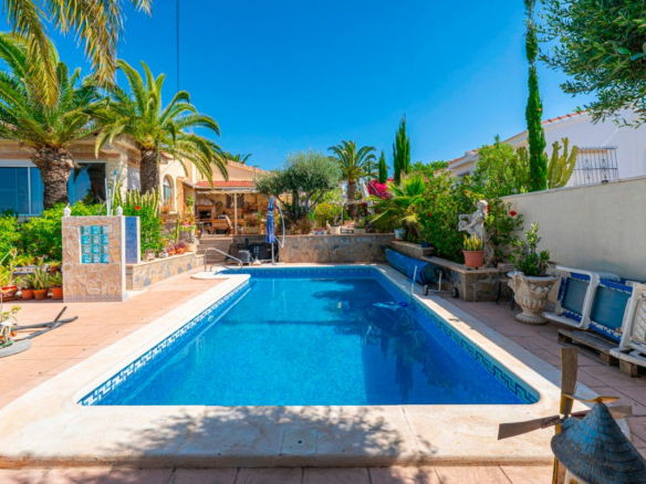 3-bedroom Villa In Rojales, Spain (146 M²)