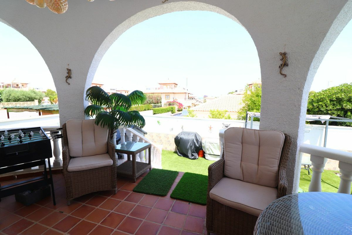 2-bedroom Villa In Orihuela Costa, Spain (70 M²)