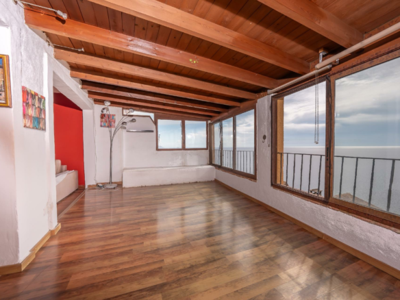 3-bedroom Bungalow In El Campello, Spain (235 M²)