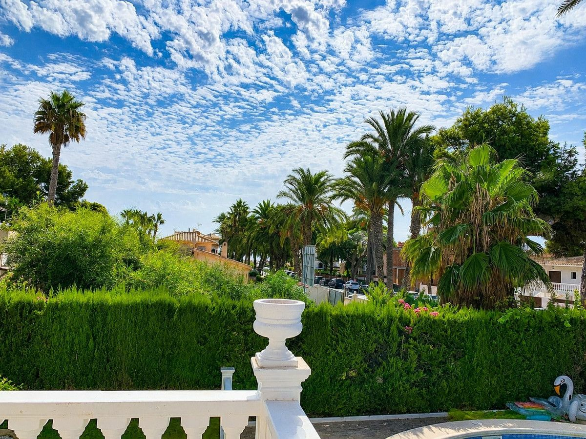 4-bedroom Villa In Orihuela Costa, Spain (233 M²)