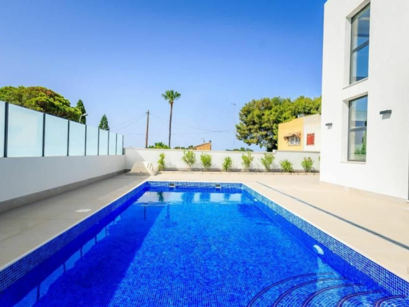 3-bedroom House In Orihuela, Spain (190 M²)
