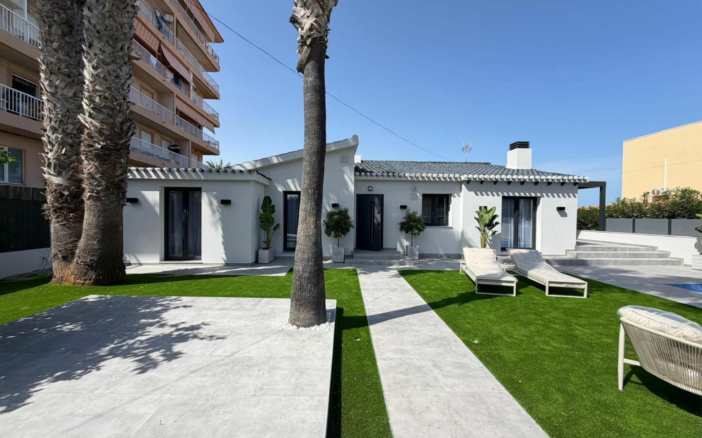 4-bedroom Villa In Torrevieja, Spain (103 M²)