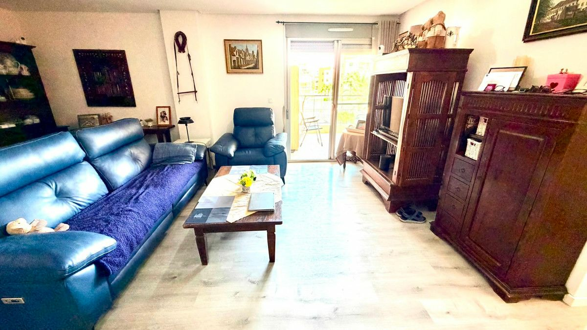 2-bedroom Apartment In Orihuela Costa, Spain (82 M²)