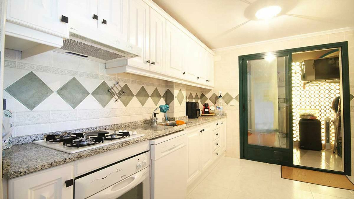 2-bedroom Apartment In Orihuela Costa, Spain (99 M²)