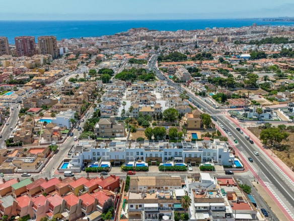 5-bedroom House In Torrevieja, Spain (184 M²)