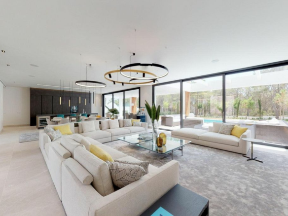 6-bedroom Villa In Calvià, Spain (748 M²)