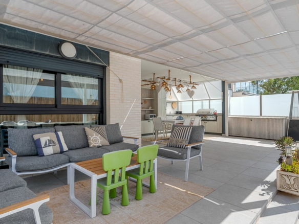 3-bedroom Apartment In Guardamar Del Segura, Spain (108 M²)