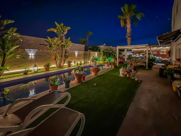 2-bedroom Villa In Torrevieja, Spain (130 M²)