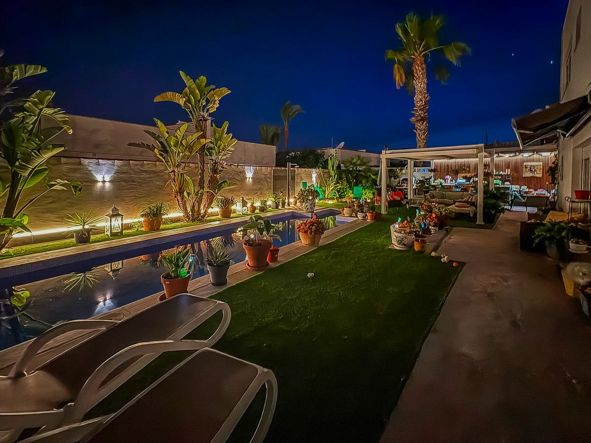 2-bedroom Villa In Torrevieja, Spain (130 M²)