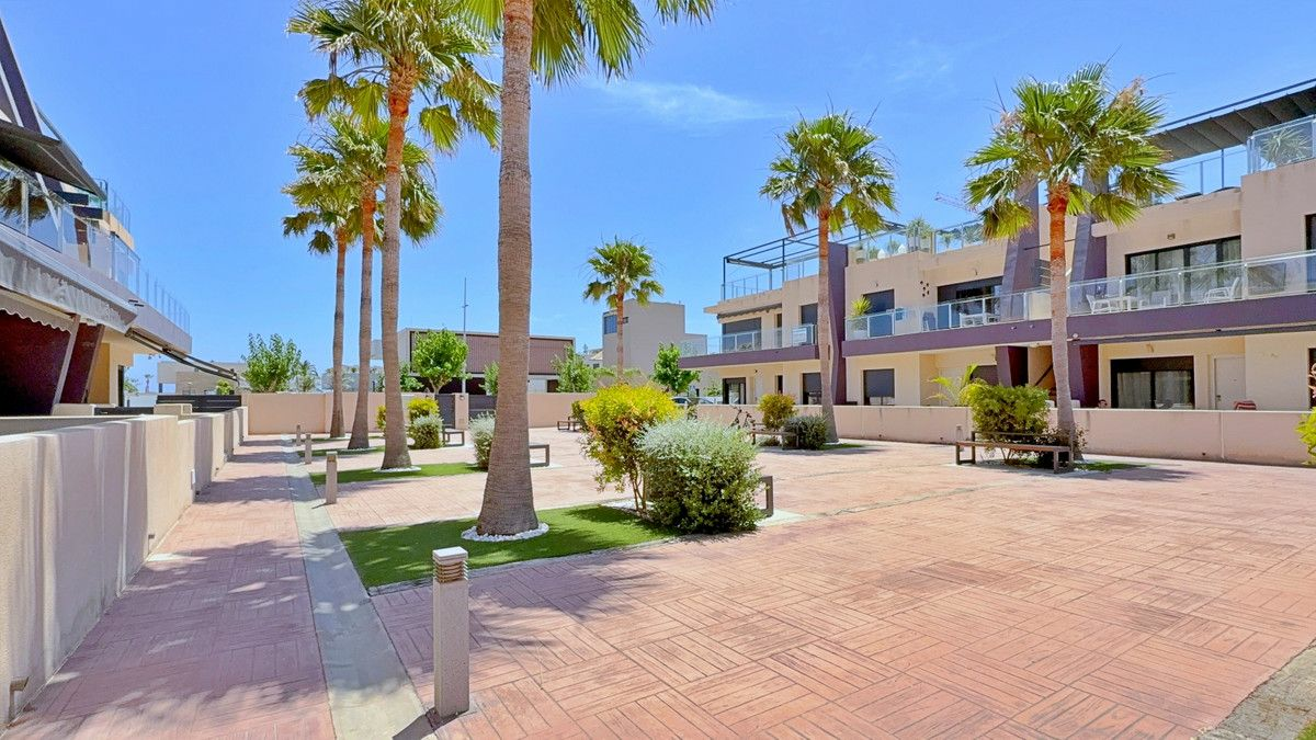 3-bedroom Apartment In Pilar De La Horadada, Spain (108 M²)