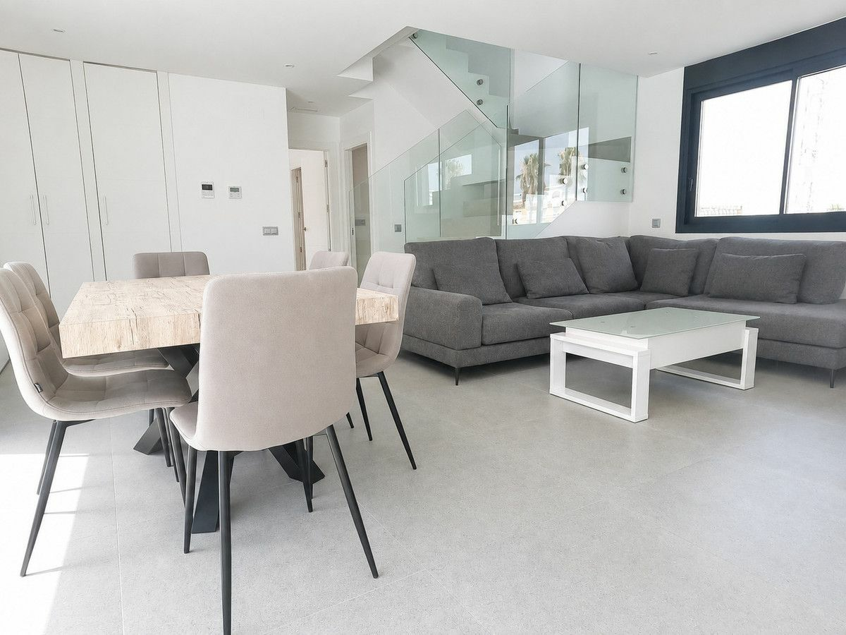 5-bedroom Villa In Algorfa, Spain (200 M²)