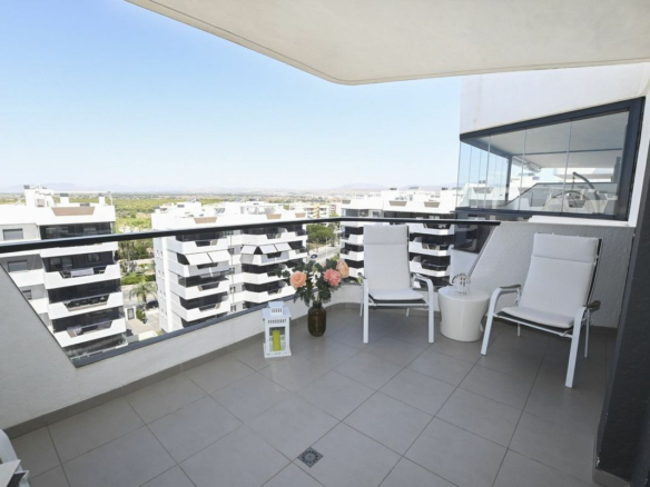 2-bedroom Apartment In Arenales Del Sol, Spain (64 M²)