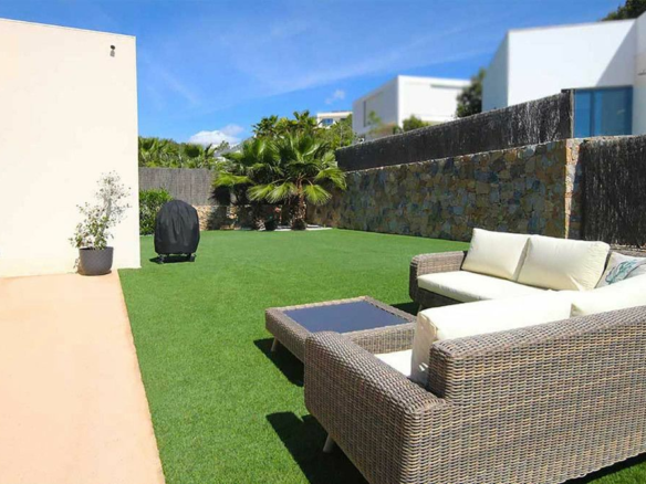 3-bedroom Villa In Orihuela, Spain (240 M²)