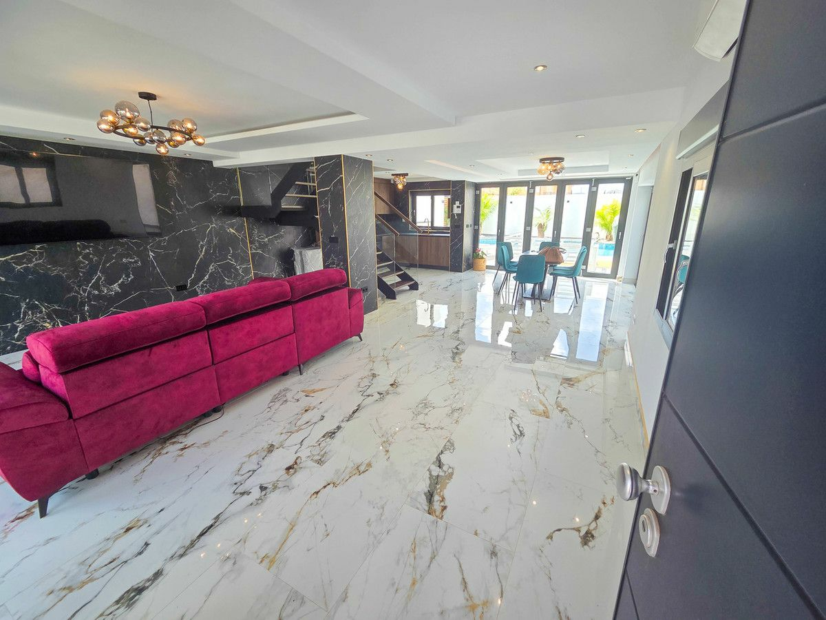 5-bedroom House In Los Urrutias, Spain (157 M²)