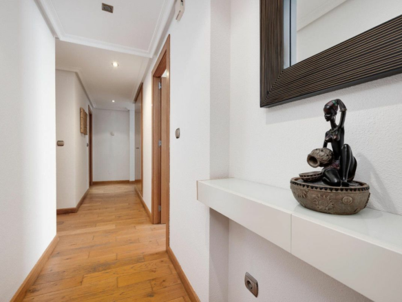 3-bedroom Apartment In Torrevieja, Spain (105 M²)