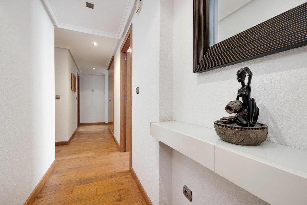3-bedroom Apartment In Torrevieja, Spain (105 M²)