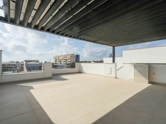 5-bedroom Villa In San Pedro Del Pinatar, Spain (143 M²)