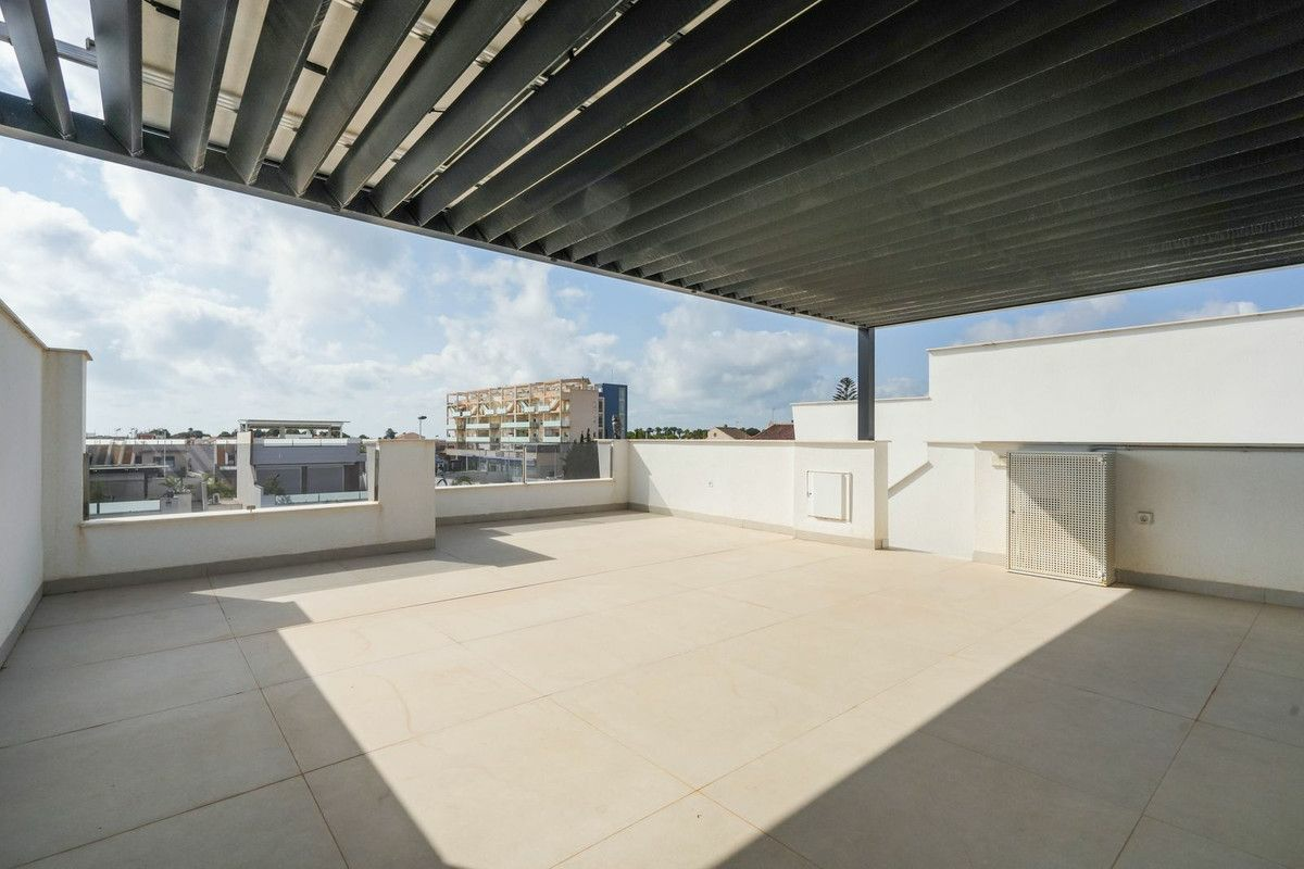 5-bedroom Villa In San Pedro Del Pinatar, Spain (143 M²)