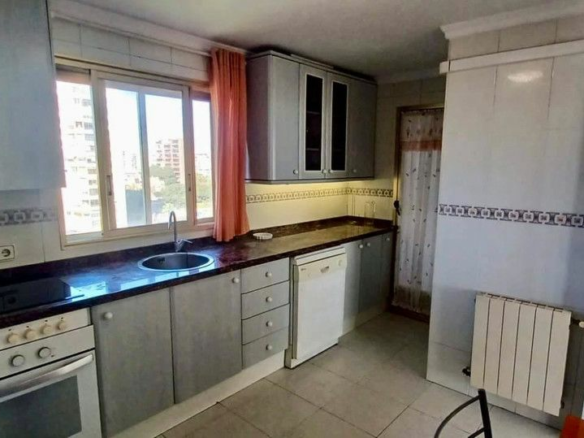 4-bedroom Apartment In Alicante, Spain (122 M²)