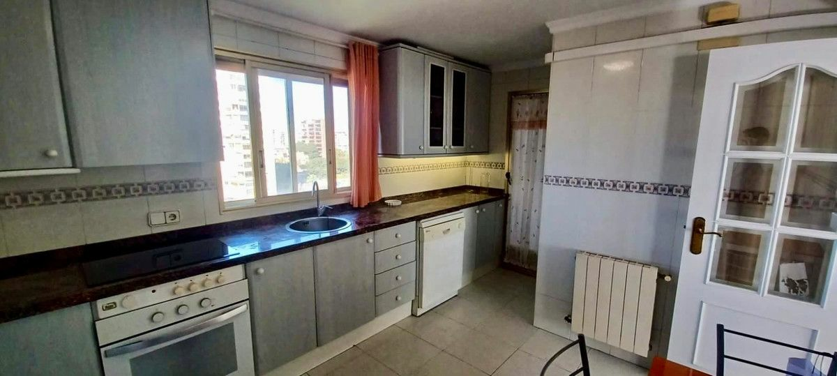 4-bedroom Apartment In Alicante, Spain (122 M²)
