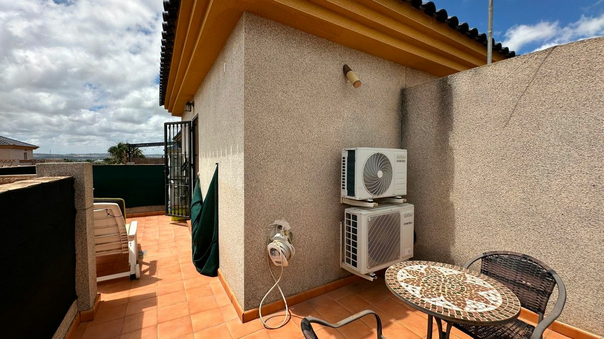 3-bedroom Villa In Los Montesinos, Spain (100 M²)
