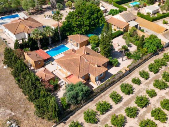 5-bedroom Villa In Rojales, Spain (195 M²)