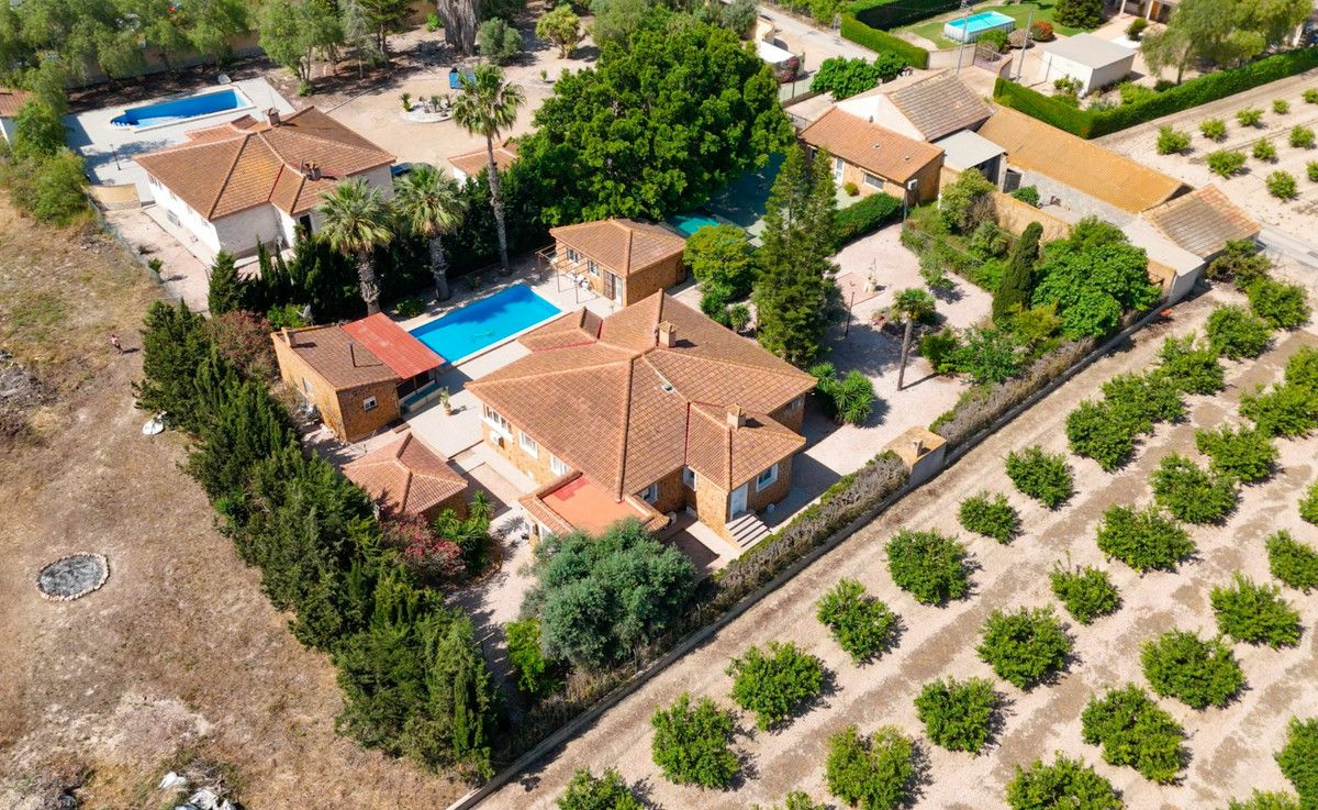 5-bedroom Villa In Rojales, Spain (195 M²)