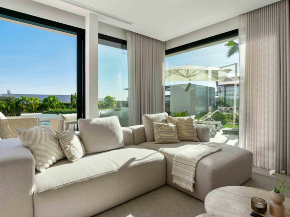 3-bedroom Villa In Orihuela, Spain (177 M²)